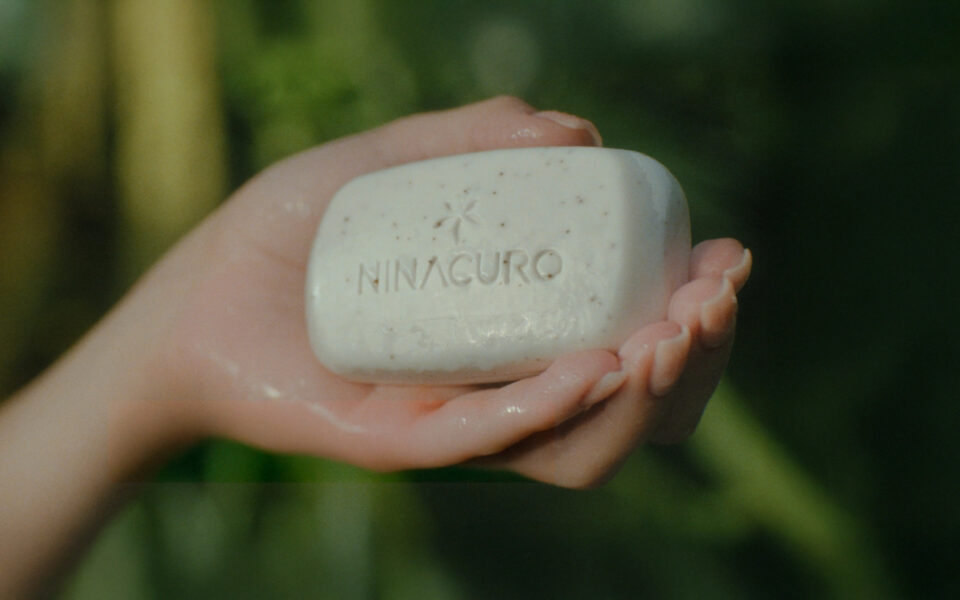 ¿Por qué la cosmética vegana es mejor para tu piel y el planeta? - Ninacuro