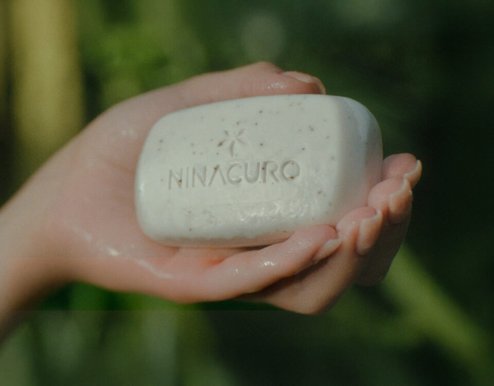¿Por qué la cosmética vegana es mejor para tu piel y el planeta? - Ninacuro